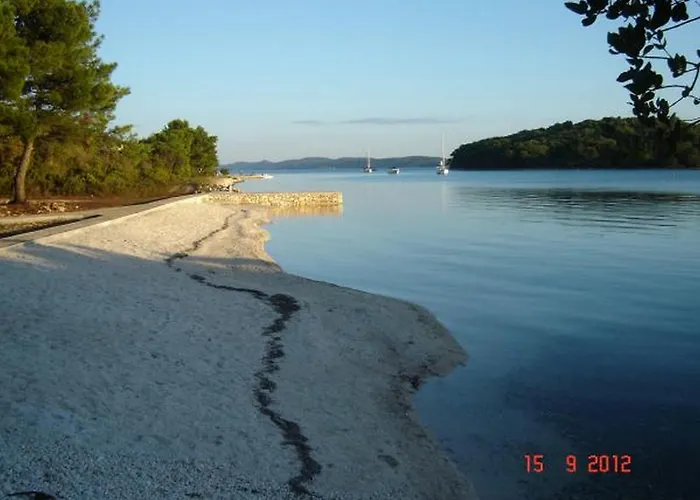 Apartman In With Beachfront Access