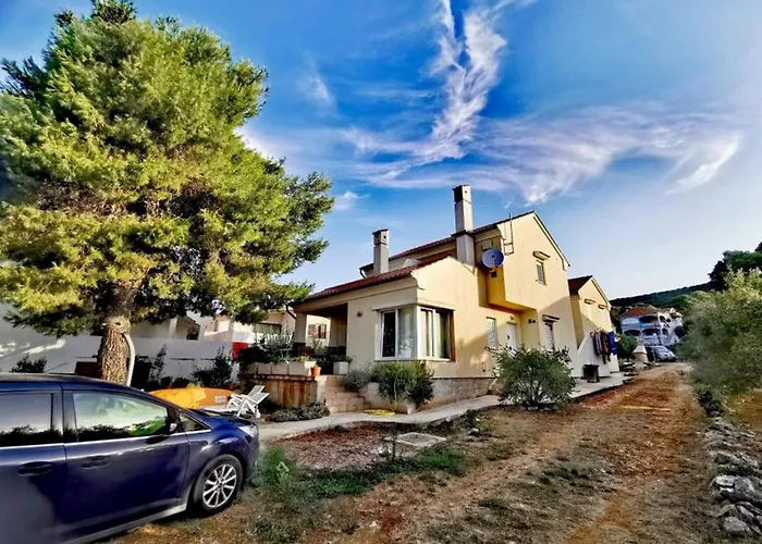 Apartman In With Beachfront Access *